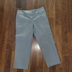 Daisy Fuentes grey crop pants, size 2.  New without tags